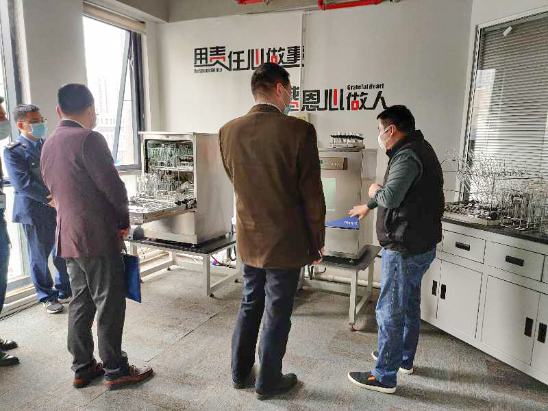 杭州市市場監(jiān)督管理局劉峰局長一行走訪我公司關心復工復產情況
